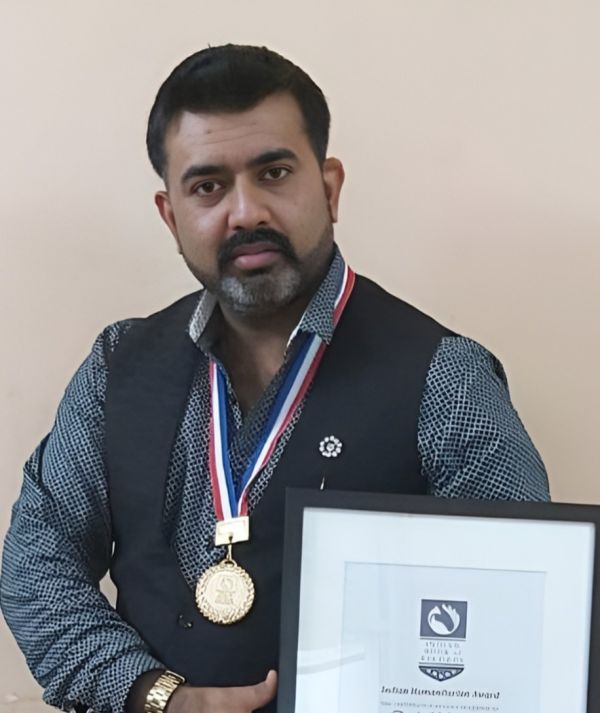 Dr. Arif Nasir Butt
