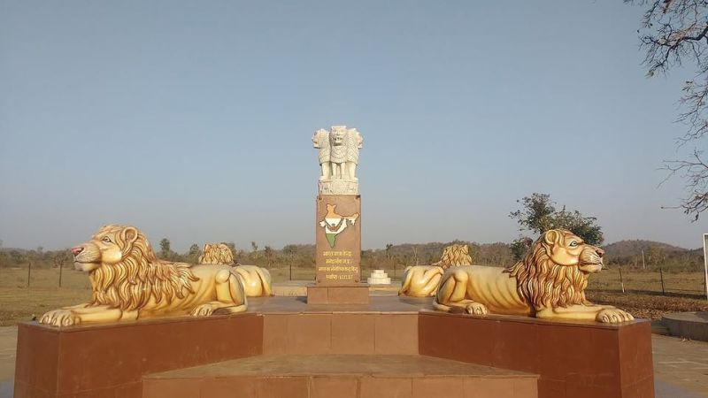 "From Colonial Zero Mile to Karaundi's Ashoka Pillar – Tracing the Shifting Geographical Heart of Independent Modern India"