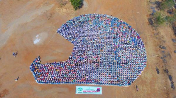 Worlds Largest Helmet  Indian Record